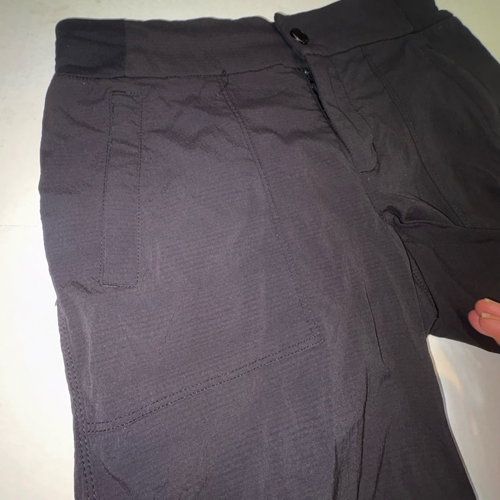 Athleta Trekkie Bermuda 2.0 Shorts athletic outdoor black womens size 2 - Picture 7 of 9